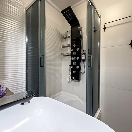 Nieopodal Centrum Nauki Cogiteon Apartman