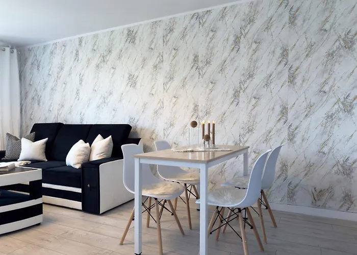 Nieopodal Centrum Nauki Cogiteon